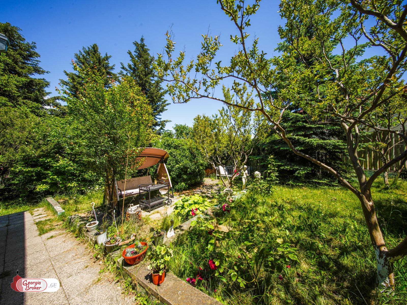 nearly repaired 7-room house for sale